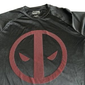 Men’s Marvel Deadpool Shirt in Lg